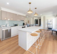Waterfront Theme Park Getaway - Accommodation Yamba