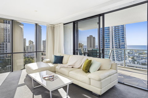 Holiday Holiday Circle On Cavill Apartments - Accommodation Yamba 42