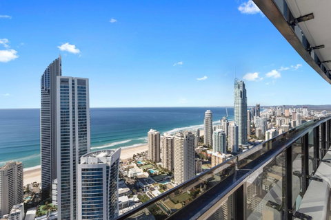 Holiday Holiday Circle On Cavill Apartments - Accommodation Yamba 27