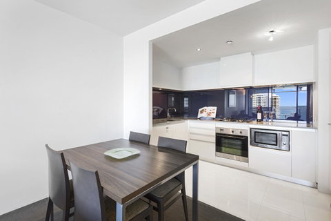 Holiday Holiday Circle On Cavill Apartments - Accommodation Yamba 17