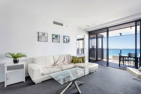 Holiday Holiday Circle On Cavill Apartments - Accommodation Yamba 15