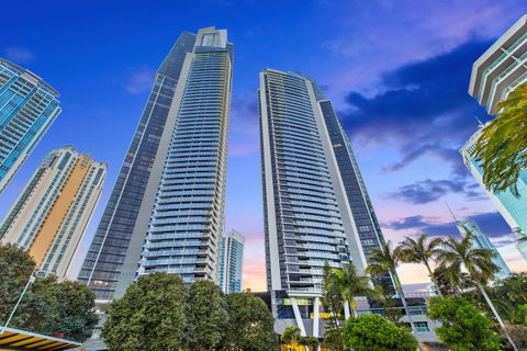 Holiday Holiday Circle On Cavill Apartments - Accommodation Yamba 35