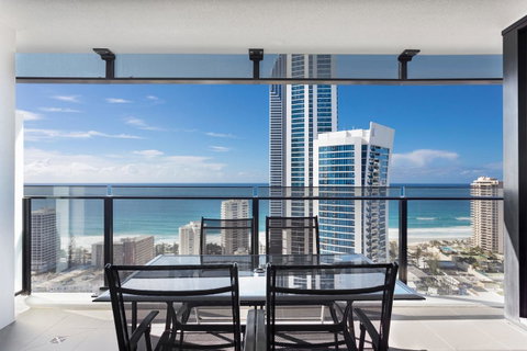 Holiday Holiday Circle On Cavill Apartments - Accommodation Yamba 13