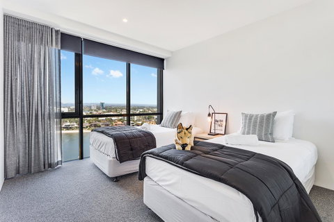 Holiday Holiday Circle On Cavill Apartments - Accommodation Yamba 43