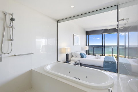 Holiday Holiday Circle On Cavill Apartments - Accommodation Yamba 14