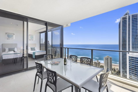 Holiday Holiday Circle On Cavill Apartments - Accommodation Yamba 3