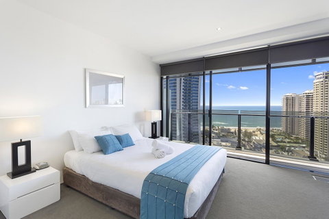 Holiday Holiday Circle On Cavill Apartments - Accommodation Yamba 12