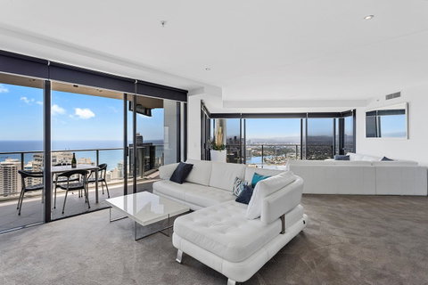Holiday Holiday Circle On Cavill Apartments - Accommodation Yamba 10