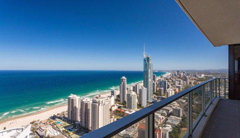 Holiday Holiday Circle On Cavill Apartments - Accommodation Yamba 37