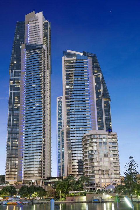 Holiday Holiday Circle On Cavill Apartments - Accommodation Yamba 28