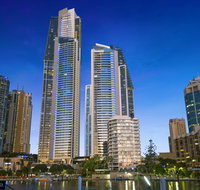 Holiday Holiday Circle On Cavill Apartments - Accommodation Yamba
