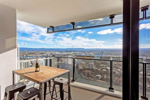 Holiday Holiday Circle On Cavill Apartments - Accommodation Yamba 22