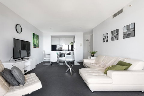 Holiday Holiday Circle On Cavill Apartments - Accommodation Yamba 7