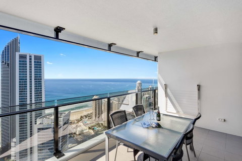 Holiday Holiday Circle On Cavill Apartments - Accommodation Yamba 26