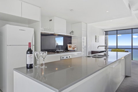 Holiday Holiday Circle On Cavill Apartments - Accommodation Yamba 38