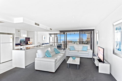 Holiday Holiday Circle On Cavill Apartments - Accommodation Yamba 33