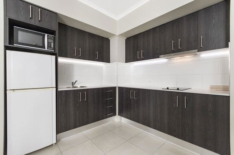 Sunshine Tower Hotel - Accommodation Yamba 21