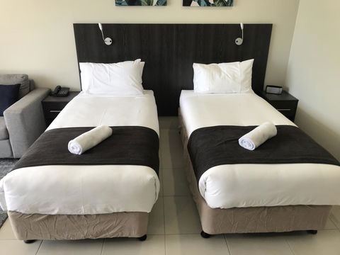 Sunshine Tower Hotel - Accommodation Yamba 6
