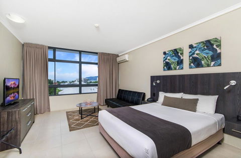 Sunshine Tower Hotel - Accommodation Yamba 5