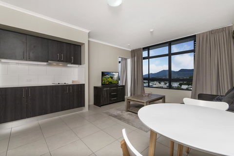 Sunshine Tower Hotel - Accommodation Yamba 20