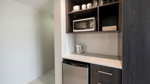 Sunshine Tower Hotel - Accommodation Yamba 8