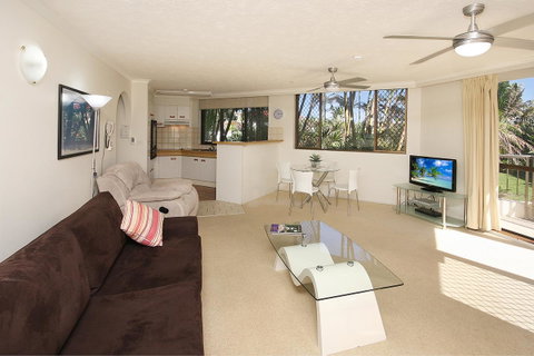 Spindrift On The Beach - Absolute Beachfront - Accommodation Yamba 19
