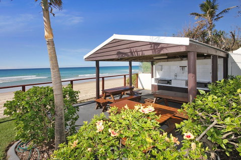 Spindrift On The Beach - Absolute Beachfront - Accommodation Yamba 10