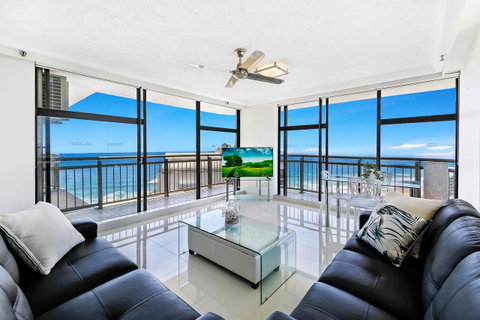 Beachcomber Holiday Apartment - Accommodation Yamba 0