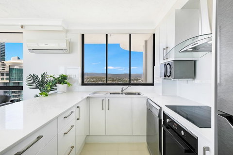 Beachcomber Holiday Apartment - Accommodation Yamba 8
