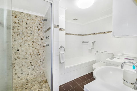 Beachcomber Holiday Apartment - Accommodation Yamba 11