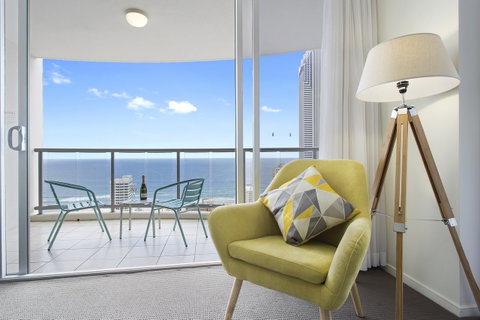 Holiday Holiday Chevron Renaissance Apartments - Accommodation Yamba 5