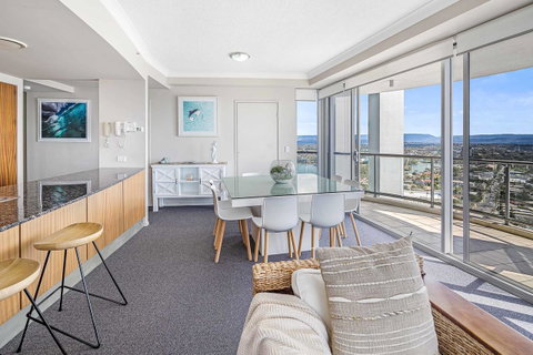 Holiday Holiday Chevron Renaissance Apartments - Accommodation Yamba 1