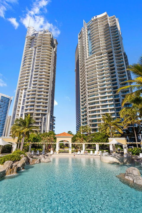 Holiday Holiday Chevron Renaissance Apartments - Accommodation Yamba 0