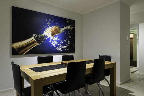 Moorings On Cavill Surfers Paradise - Accommodation Yamba 3