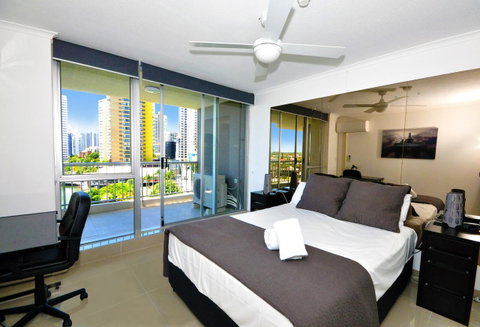 Moorings On Cavill Surfers Paradise - Accommodation Yamba 31