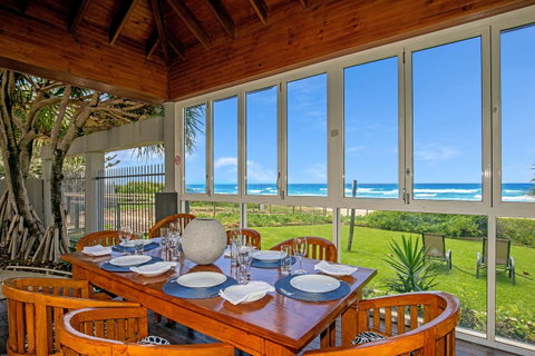 Surfers Aquarius On The Beach - Accommodation Yamba 4