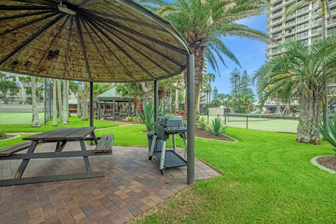 Surfers Aquarius On The Beach - Accommodation Yamba 14