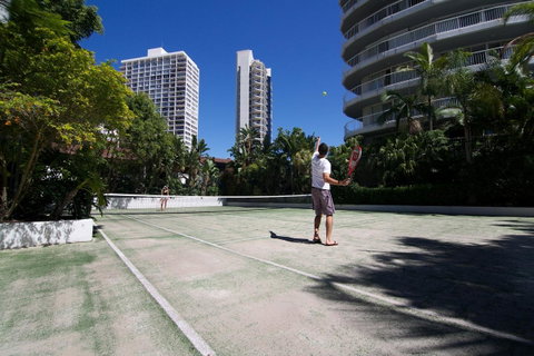 Surfers Mayfair - Accommodation Yamba 3