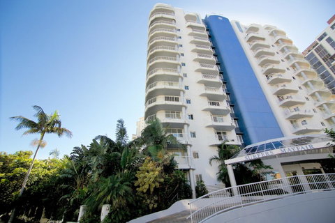 Surfers Mayfair - Accommodation Yamba 0