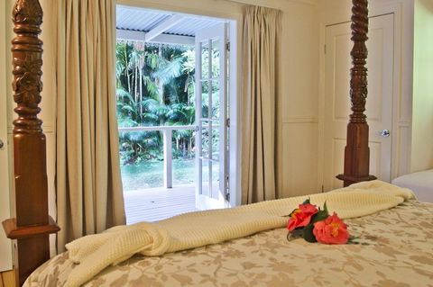 Curtis Falls Cottage - Accommodation Yamba 1
