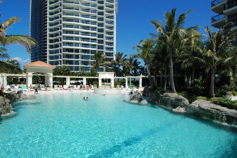 Chevron Renaissance - HR Surfers Paradise - Accommodation Yamba 14