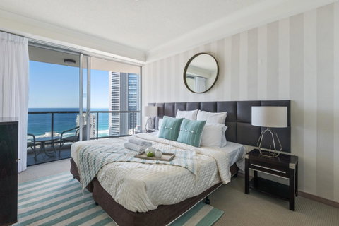 Chevron Renaissance - HR Surfers Paradise - Accommodation Yamba 2