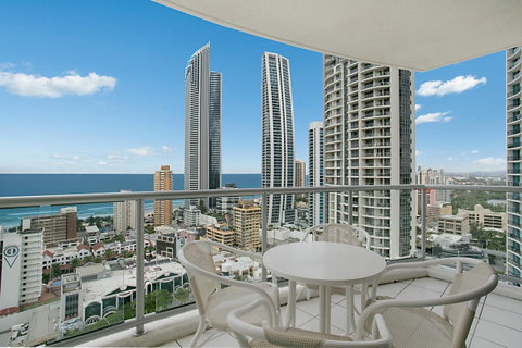 Chevron Renaissance - HR Surfers Paradise - Accommodation Yamba 8