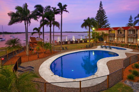 Waters Edge Port Macquarie - Accommodation Yamba 0