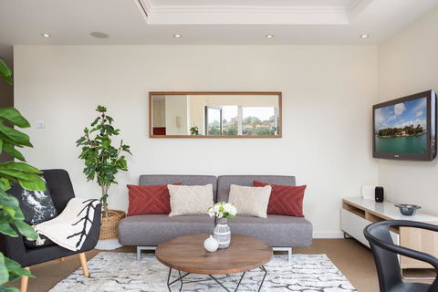 Waterside Mosman Bay Apartment W Stunning Views - Accommodation Yamba 1