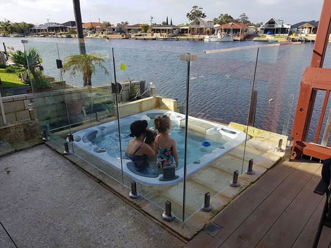 Waterside Resort Style - Accommodation Yamba 3