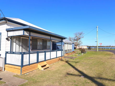 Waterside Retreat - Accommodation Yamba 1