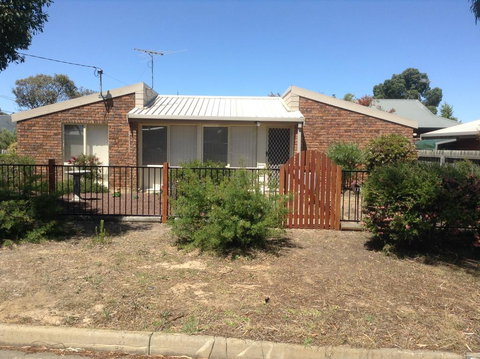 Wattle Hill Cottage - Accommodation Yamba 0