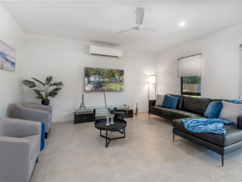 Waves - Tropicana - Clifton Bea - Accommodation Yamba 3