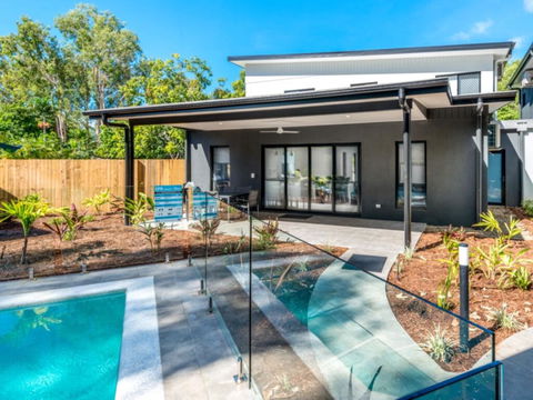 Waves - Tropicana - Clifton Bea - Accommodation Yamba 0
